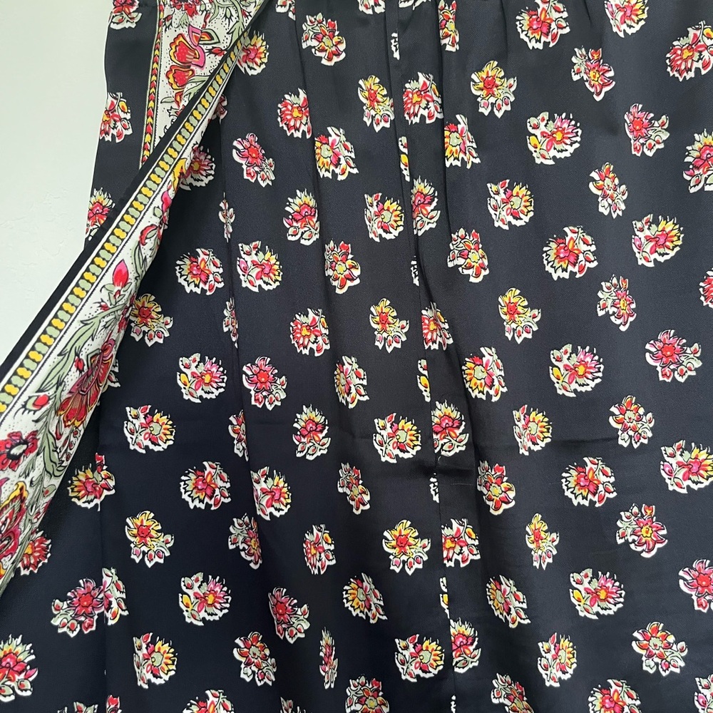 Ann Taylor LOFT | Black & Boho Floral Wrap-Style Silk/Satin Skirt Women's Medium - Picture 2 of 4